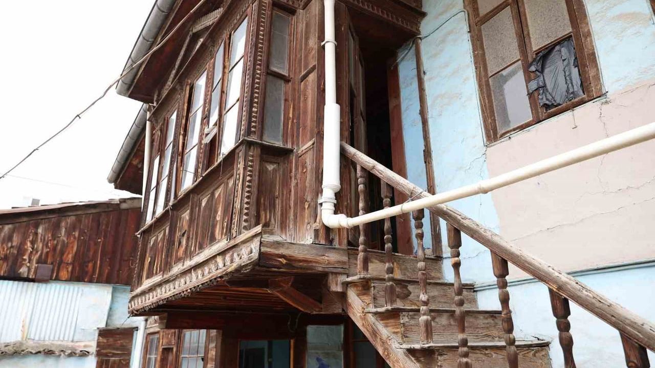 Şerbetçioğlu Konağı aslına uygun restorasyonla kent belleğine kazandırılıyor
