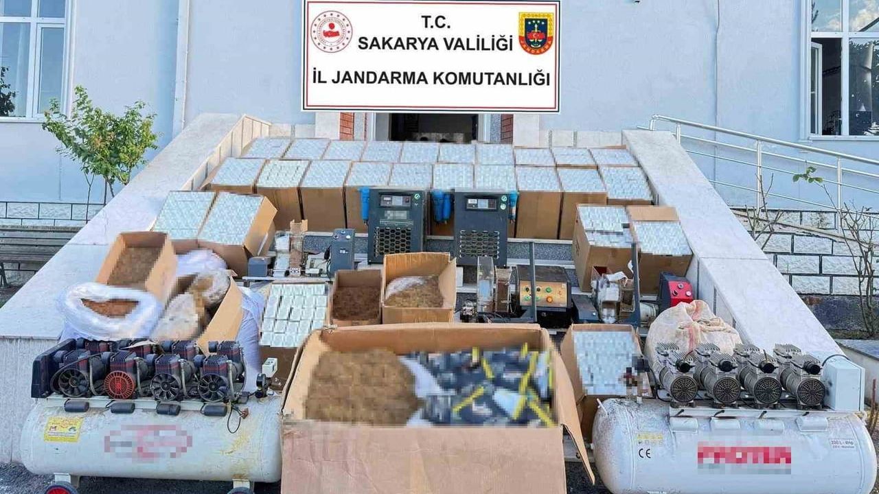 Serdivan'da jandarmadan 1 tonluk tütün ve 560 bin makaron operasyonu
