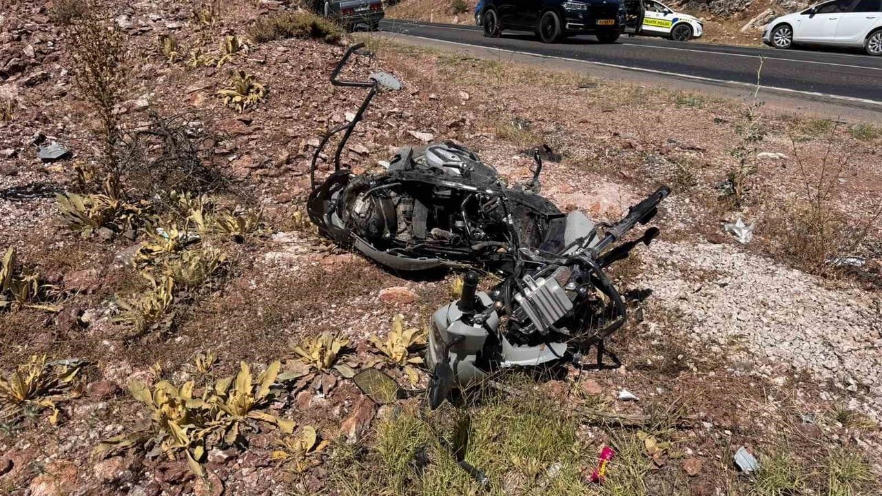 seydikemer'de otomobil ile motosiklet çarpıştı: sürücü hayatını kaybetti, iki kişi yaralandı