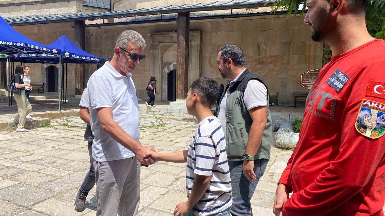 Seyitgazi'de vefa günü: 10 orman şehidi mevlid-i şerifle anıldı