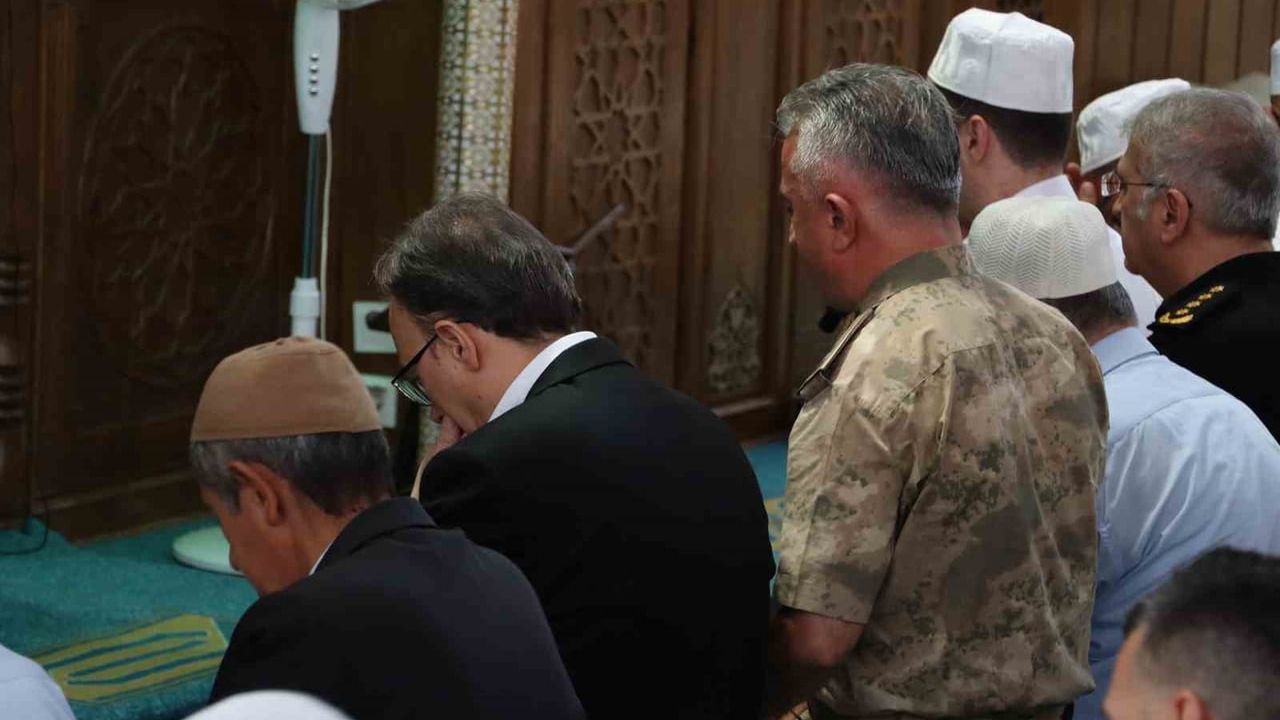 Siirt’te 15 Temmuz şehitleri için mevlid-i şerif programı düzenlendi