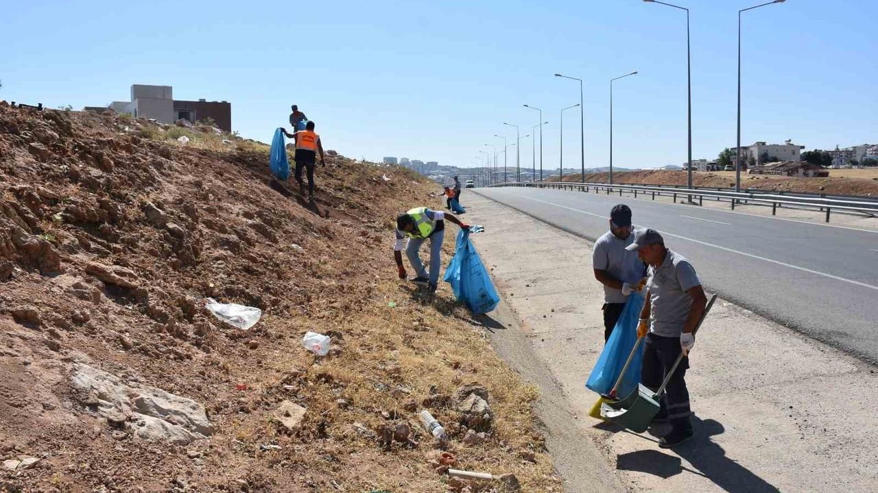 Siirt’te çevre yolunda kapsamlı temizlik çalışması