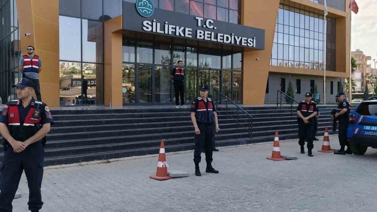 Silifke belediyesine yönelik 'rüşvet' soruşturmasında tutuklu sayısı 10'a yükseldi
