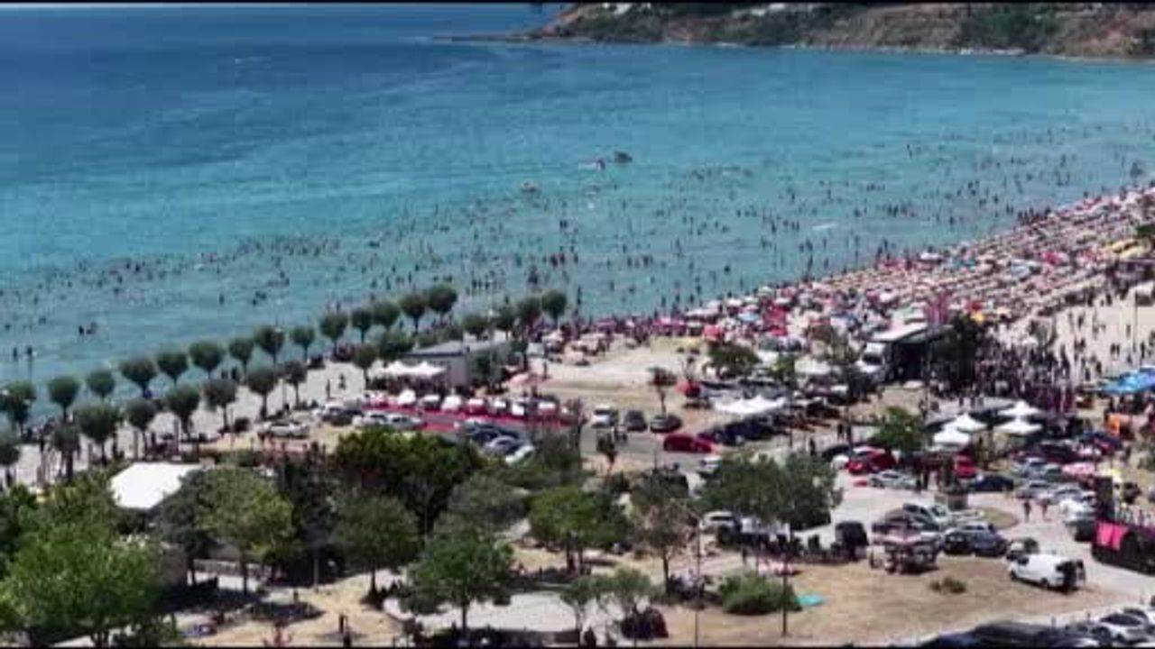 Silivri Kumluk Plajı hafta sonu yoğunluk yaşadı
