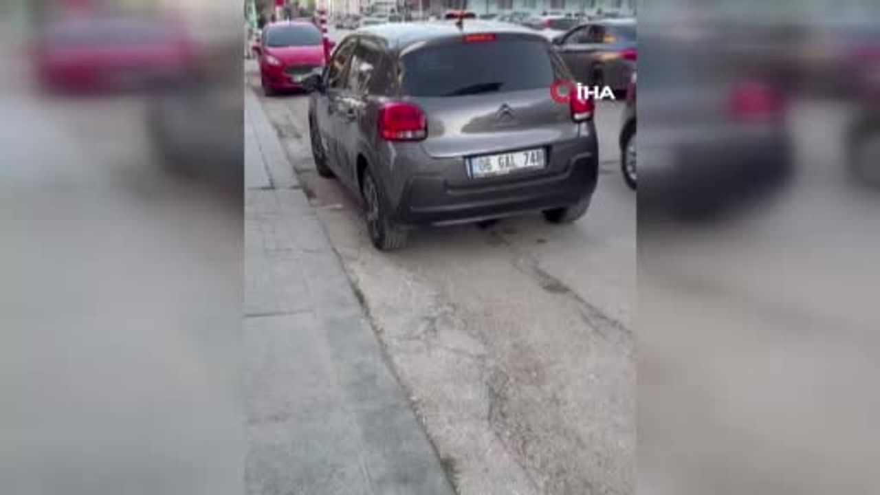 Sincan'da arabanın altına saklanan fare vatandaşları korkuttu