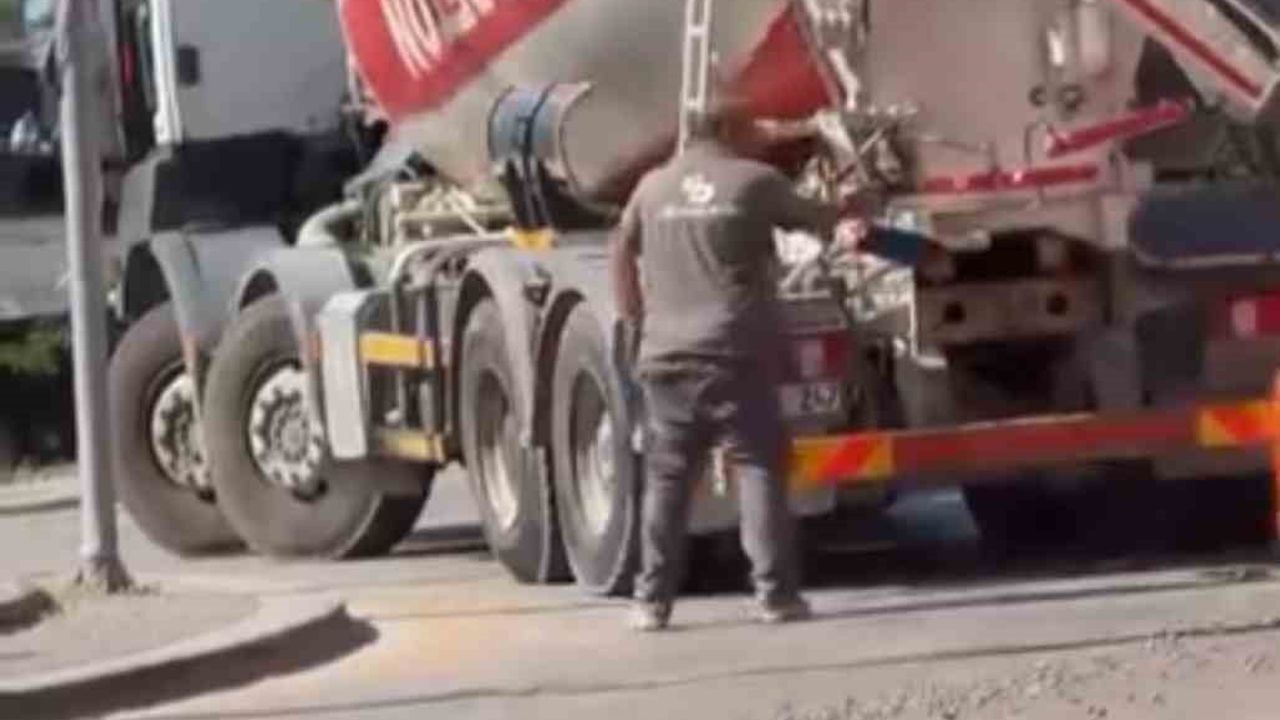 Sincan'da beton mikserinden yola beton döküldü