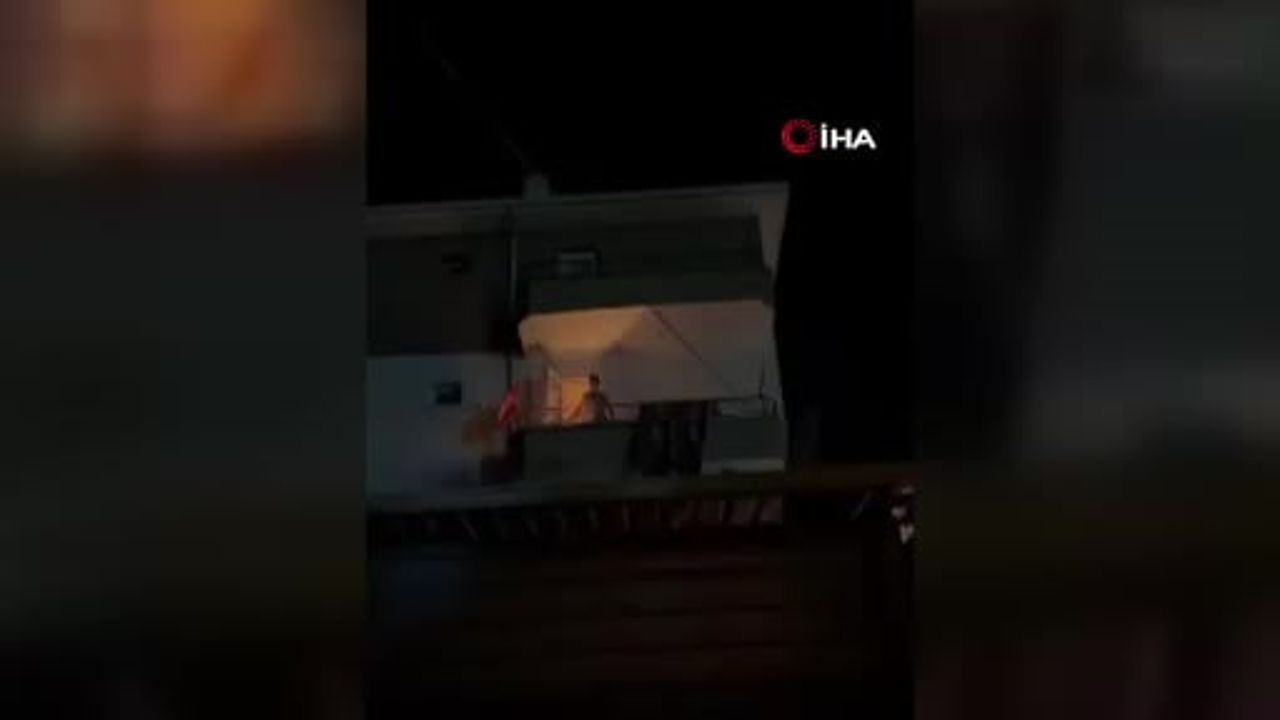 Sincan'da evini ateşe veren kişinin görüntüleri kayda geçti