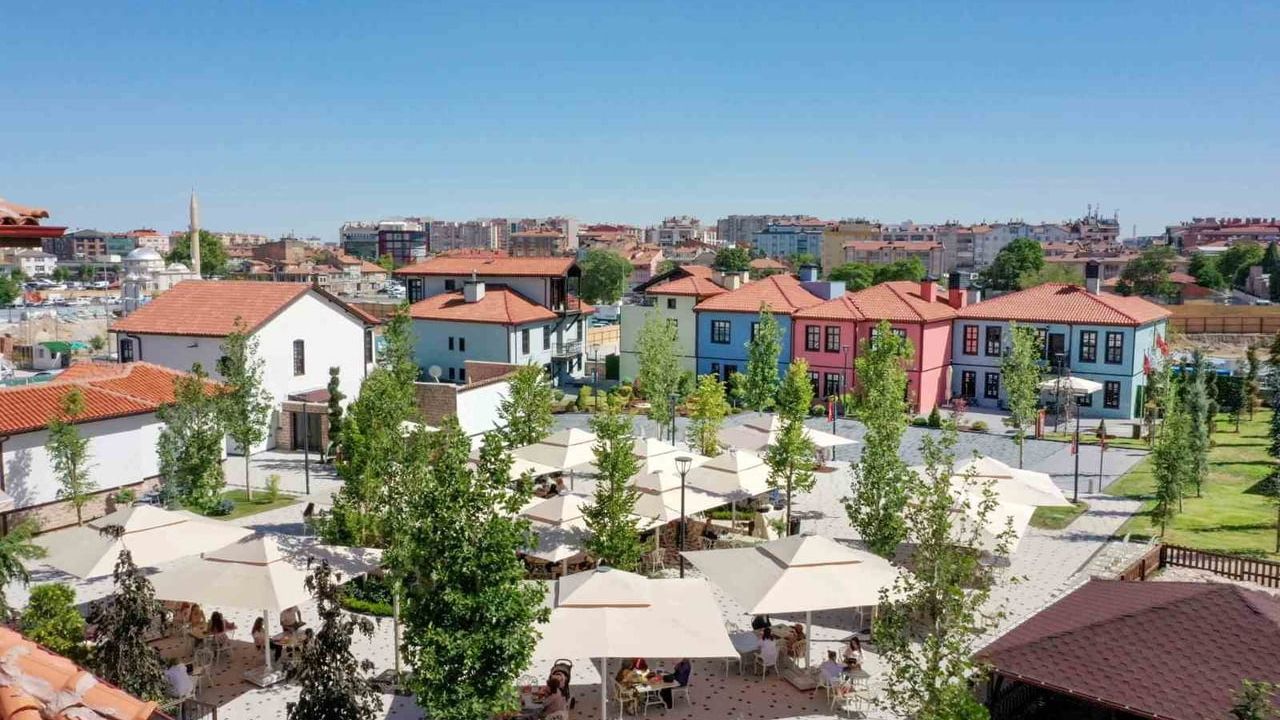 Sırçalı Hotel tescilli binalarla Konya turizmine yeni ivme kazandırdı