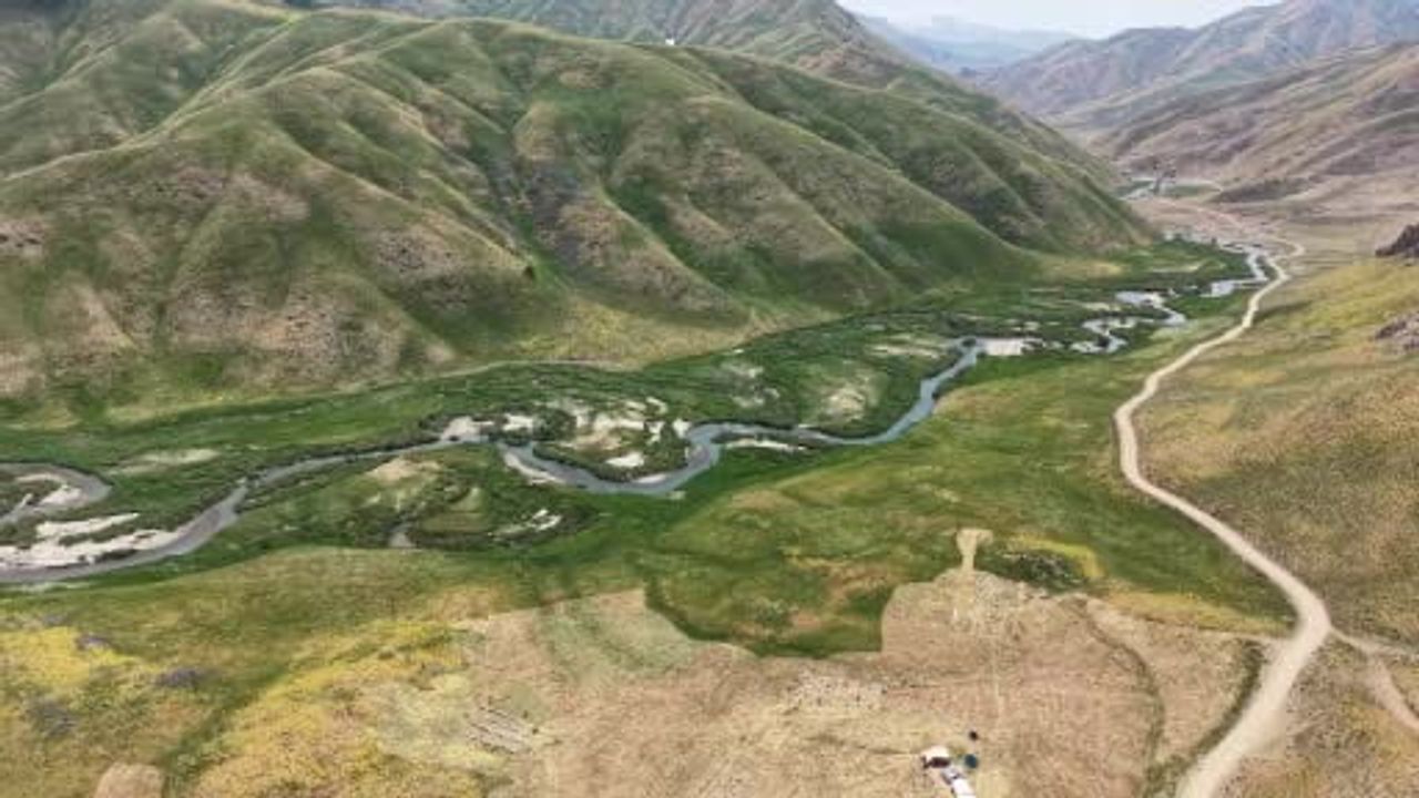 Şırnak’ta Faraşin Yaylası'ndaki dev menderesler havadan görüntülendi