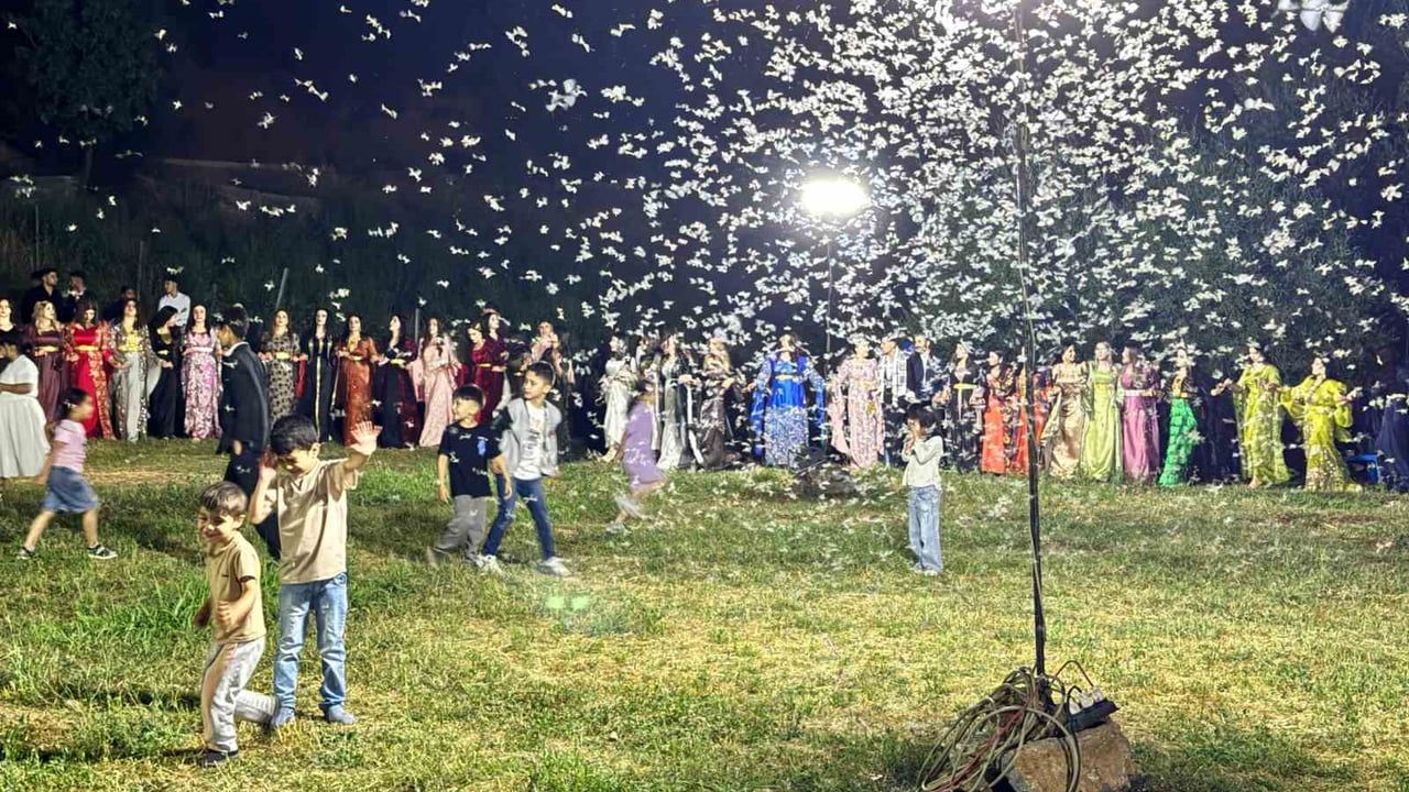 Şırnak'ta kına gecesini kelebekler engelledi