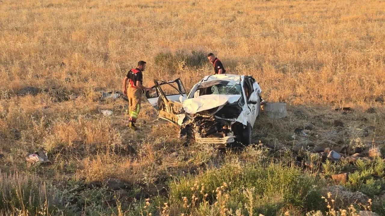 Şırnak'ta otomobil şarampole devrildi: 1 kişi öldü, 2 kişi yaralandı