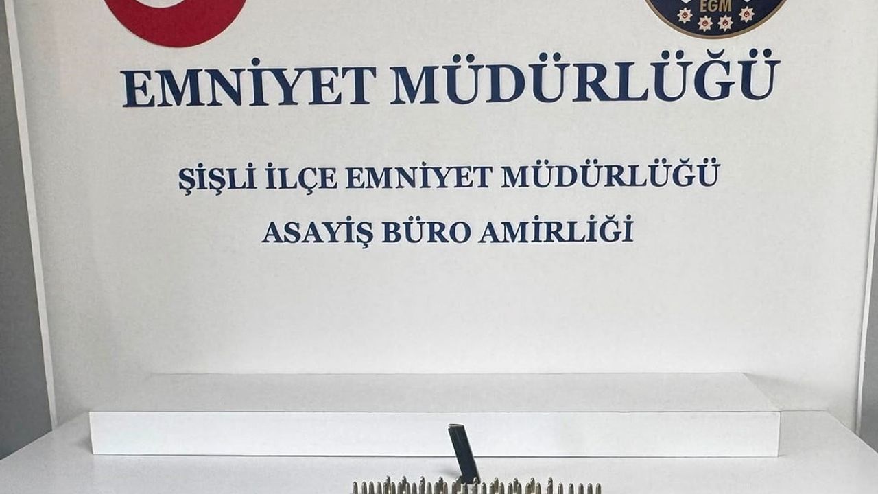Şişli’de AVM’ye girmeye çalışan genç kadının çantasından şarjör ve mermi çıktı