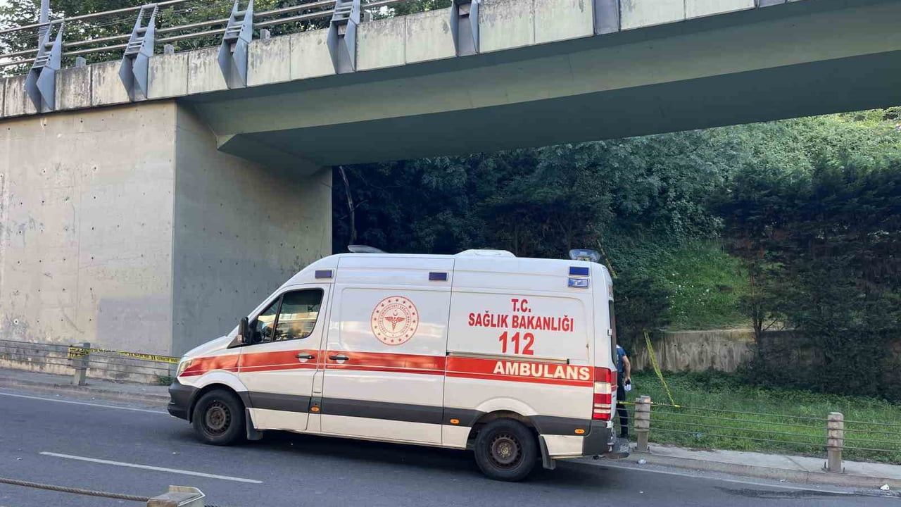Şişli’de yol kenarındaki yeşil alanda erkek cesedi bulundu