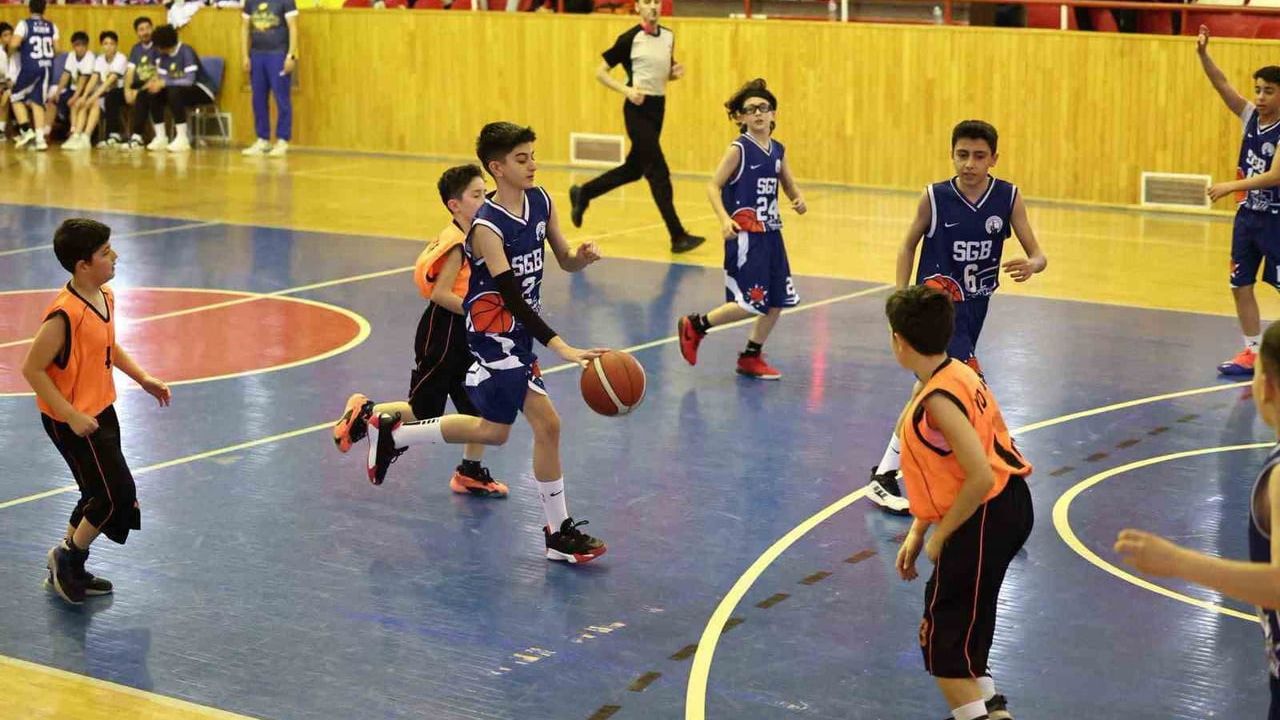 Sivas Gücü Belediyespor altyapısı 4 kategoride derece elde etti