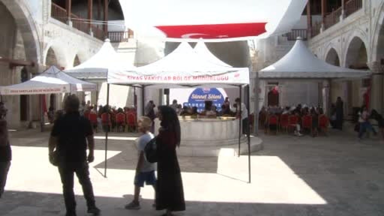 Sivas'ta 530 yıllık vakıf geleneğiyle sünnet şöleni