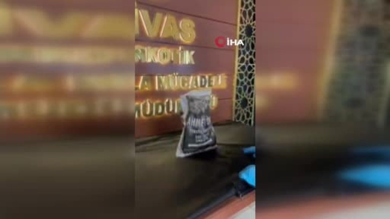 Sivas'ta 89 bin 559 adet kâğıda emdirilmiş uyuşturucu madde ele geçirildi