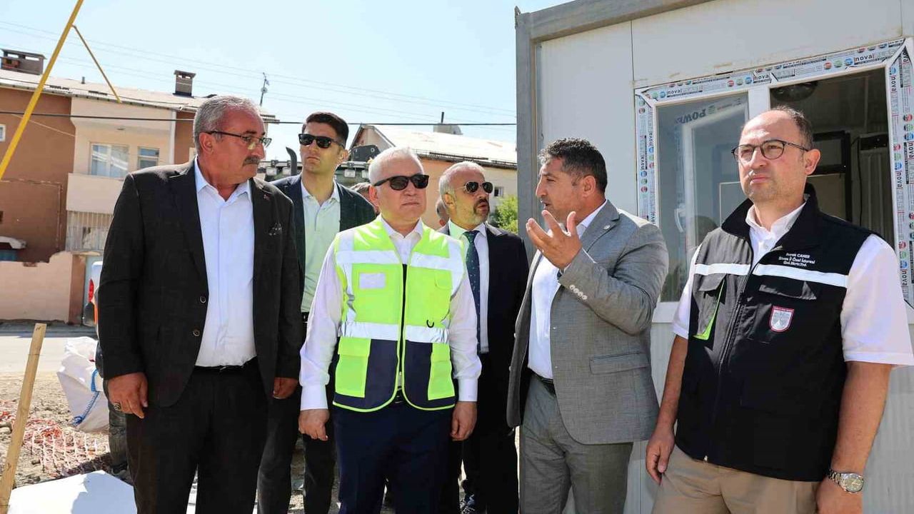 Sivas'ta eğitim, restorasyon ve kentsel dönüşüm yatırımları sahada değerlendirildi