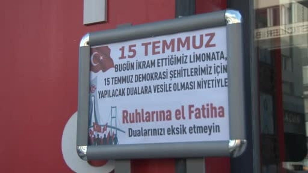 Sivas'ta esnaftan 15 Temmuz şehitleri anısına ücretsiz limonata ikramı