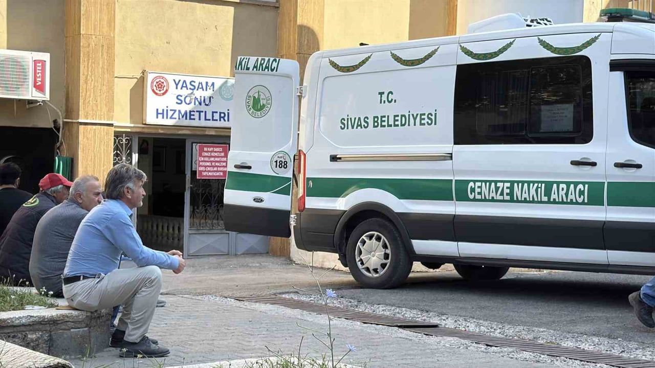 Sivas'ta kene şüphesiyle tedavi gören 72 yaşındaki kadın yaşamını yitirdi, ölü sayısı 11'e çıktı