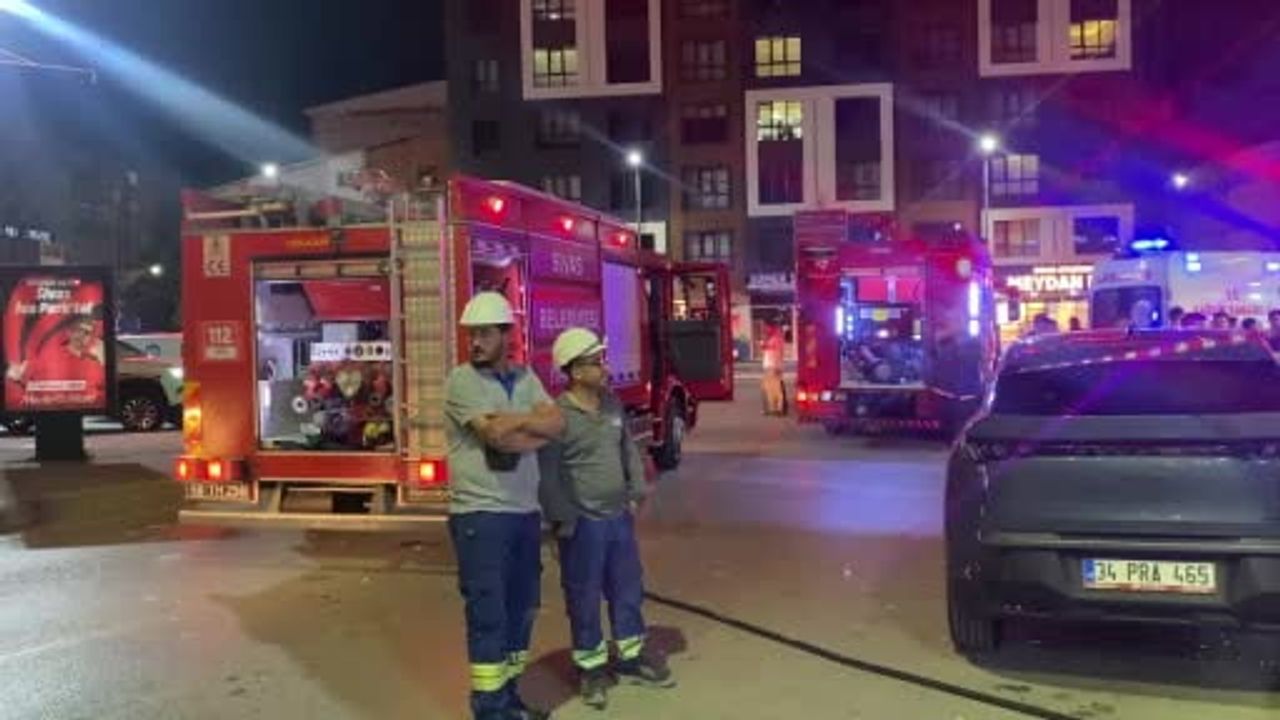 Sivas'ta tekel bayisinde gece patlaması: klimadan gaz sızıntısı ihtimali