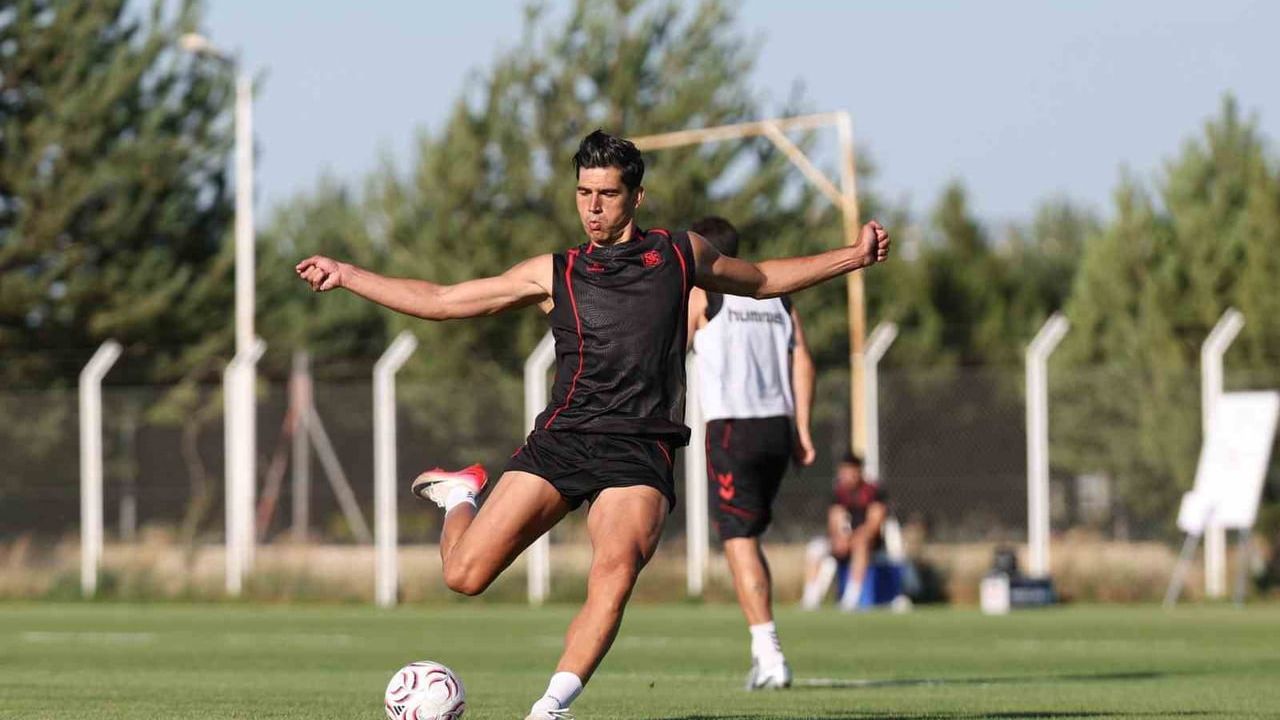 Sivasspor çift idmanla yeni sezona hazırlanıyor