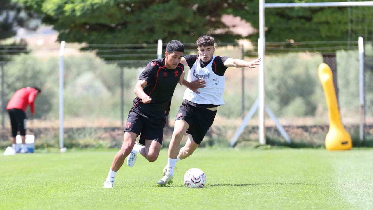 Sivasspor’da yeni sezon hazırlıkları sürüyor