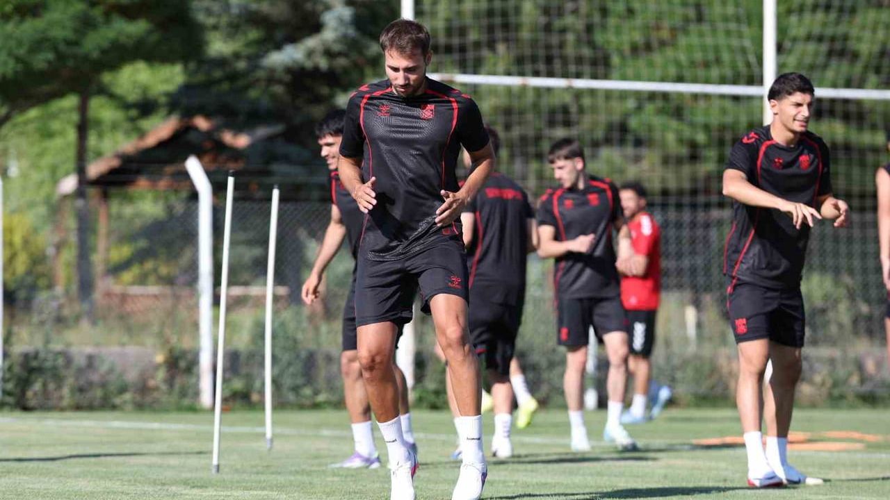 Sivasspor günü çift idmanla tamamladı