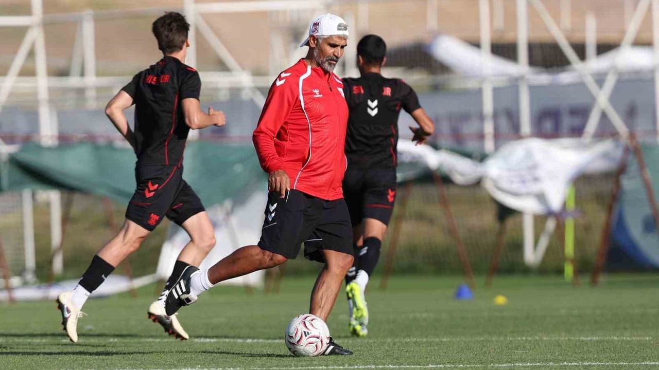 Sivasspor hazırlık kampında taktik ağırlıklı tek idman yaptı