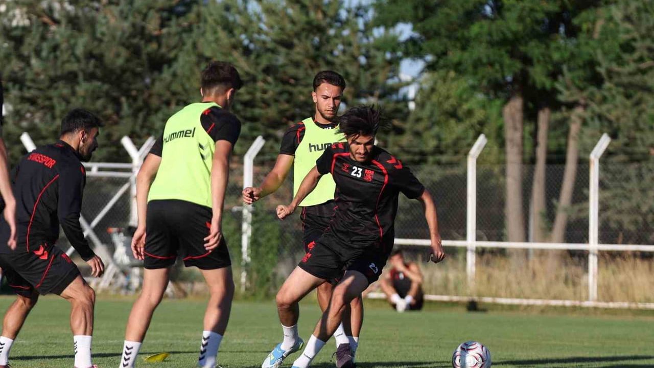 Sivasspor hazırlıkları: İsmet Taşdemir lig bu yıl daha zorlu geçecek