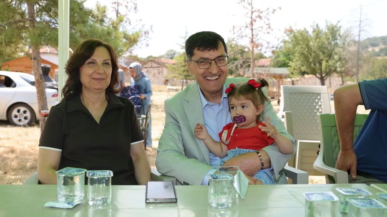 Sofça’da renk cümbüşü: uçurtmalar Kütahya semalarını renklendirdi