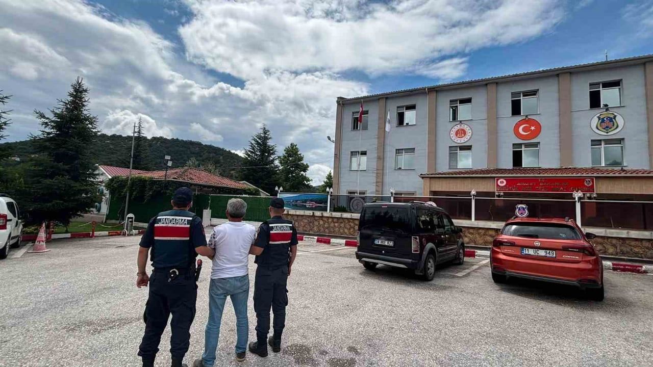 Söğüt'te operasyon: kültür ve tabiat varlıklarına muhalefetten aranan kişi Bozüyük cezaevine teslim edildi