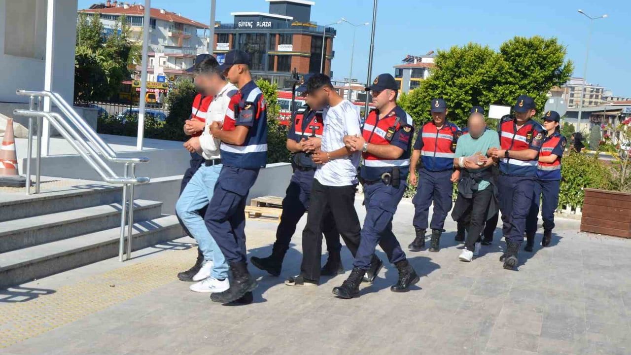 Sosyal medya dolandırıcılığına jandarma operasyonu: 4 gözaltı