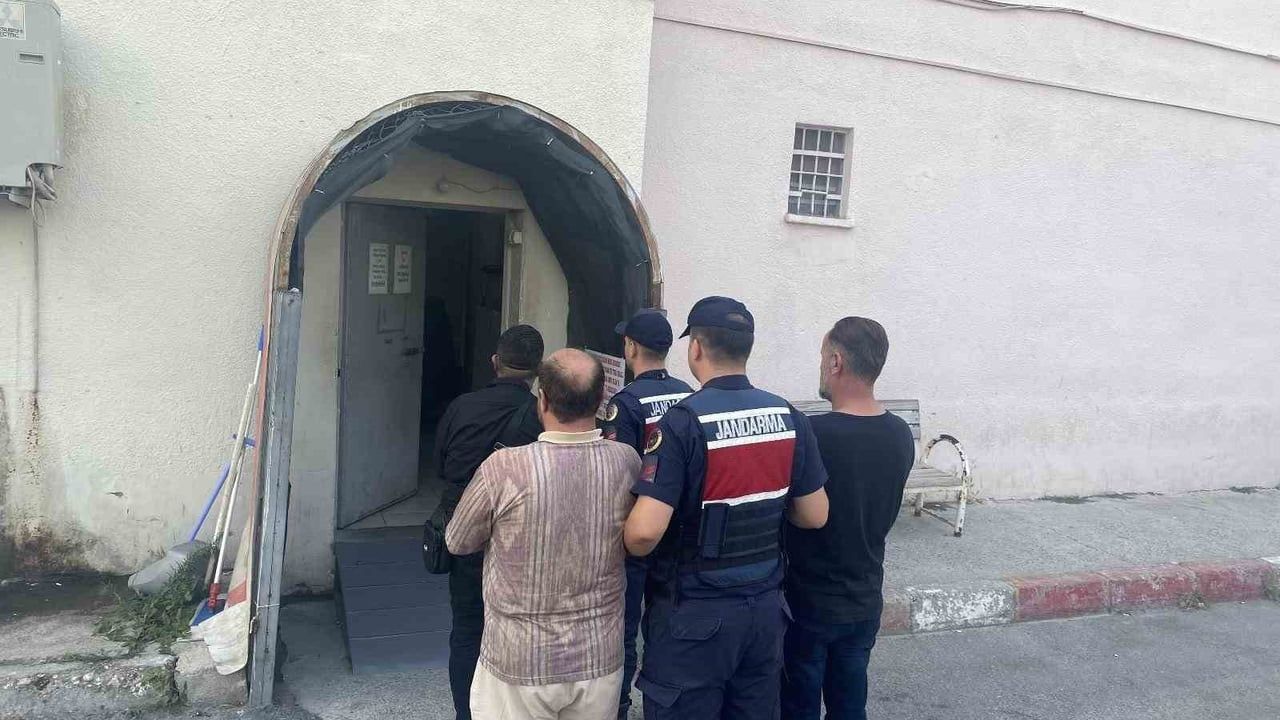 Suçüstü yakalanan sahte vekâlet çetesi: Mersin'de tapulu arsa 20 milyon liraya satılmak istendi