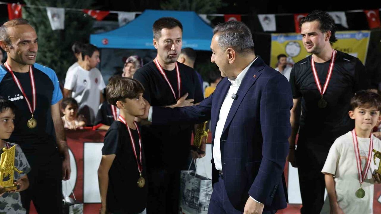 Sungurlu'da ayak tenisi turnuvası sona erdi