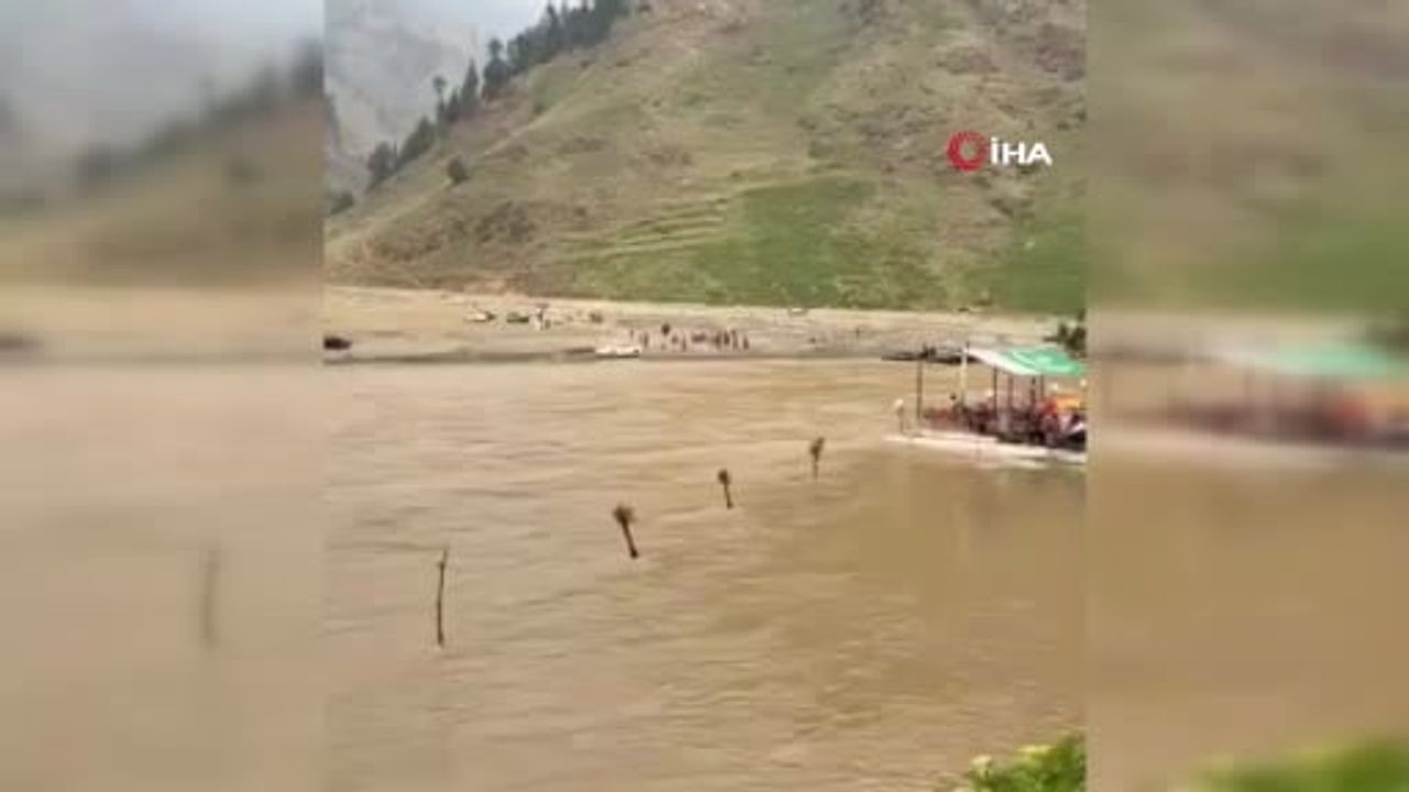Swat'ta turistleri taşıyan tekne alabora oldu: 7 ölü