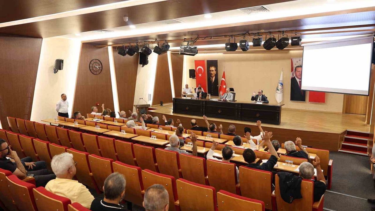 Talas belediye meclisi Haydar Aliyev ve Recep Alemdar adlarının parklara verilmesini onayladı