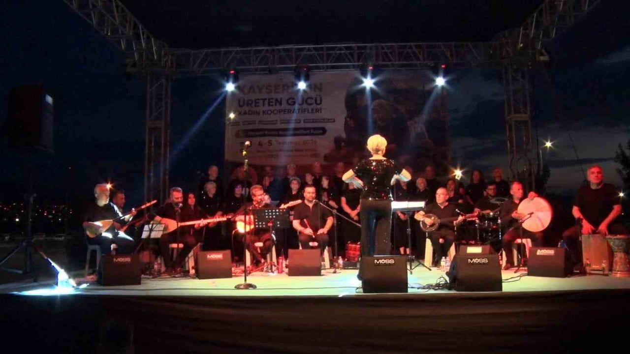 Talas Maharetli Eller Kooperatifi'nden müzik dolu akşam