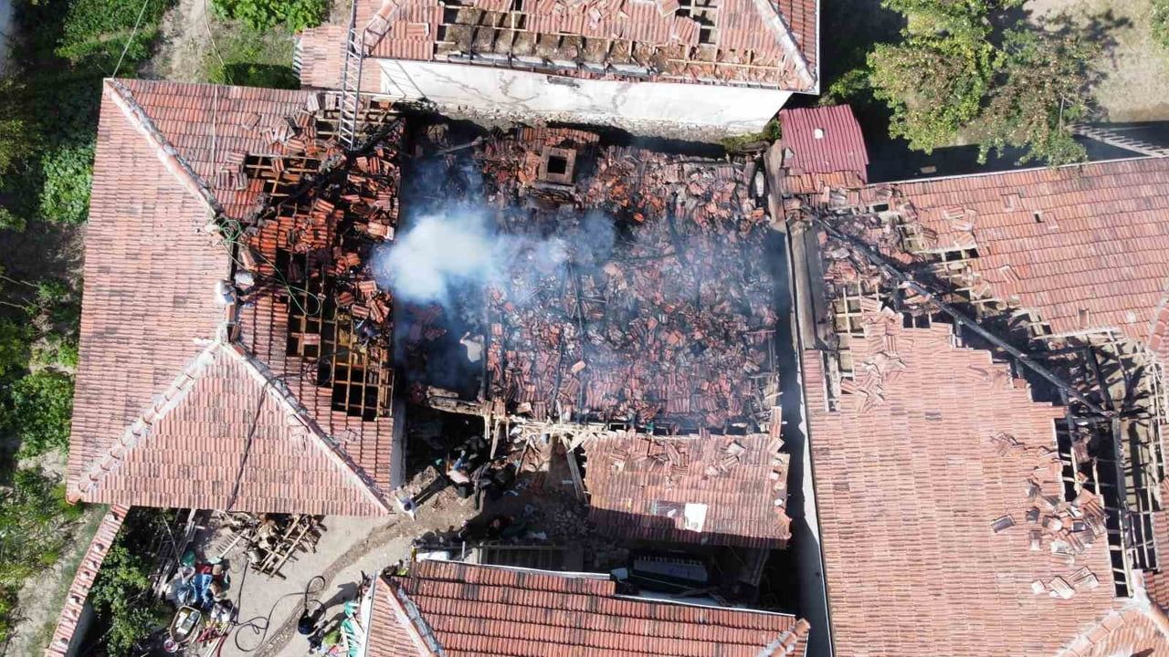 Tandır yangını bitişik üç evi tehdit etti, itfaiye zamanında müdahale etti