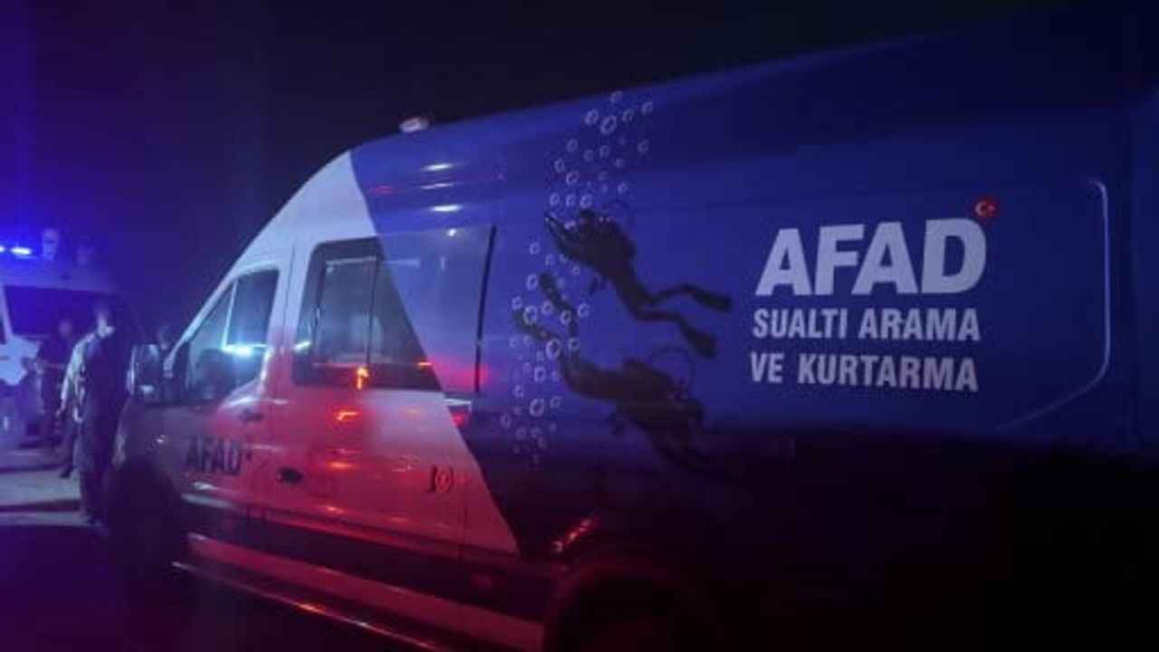 Tarsus'ta denizde arama sürüyor: üç aile ferdi yaşamını yitirdi