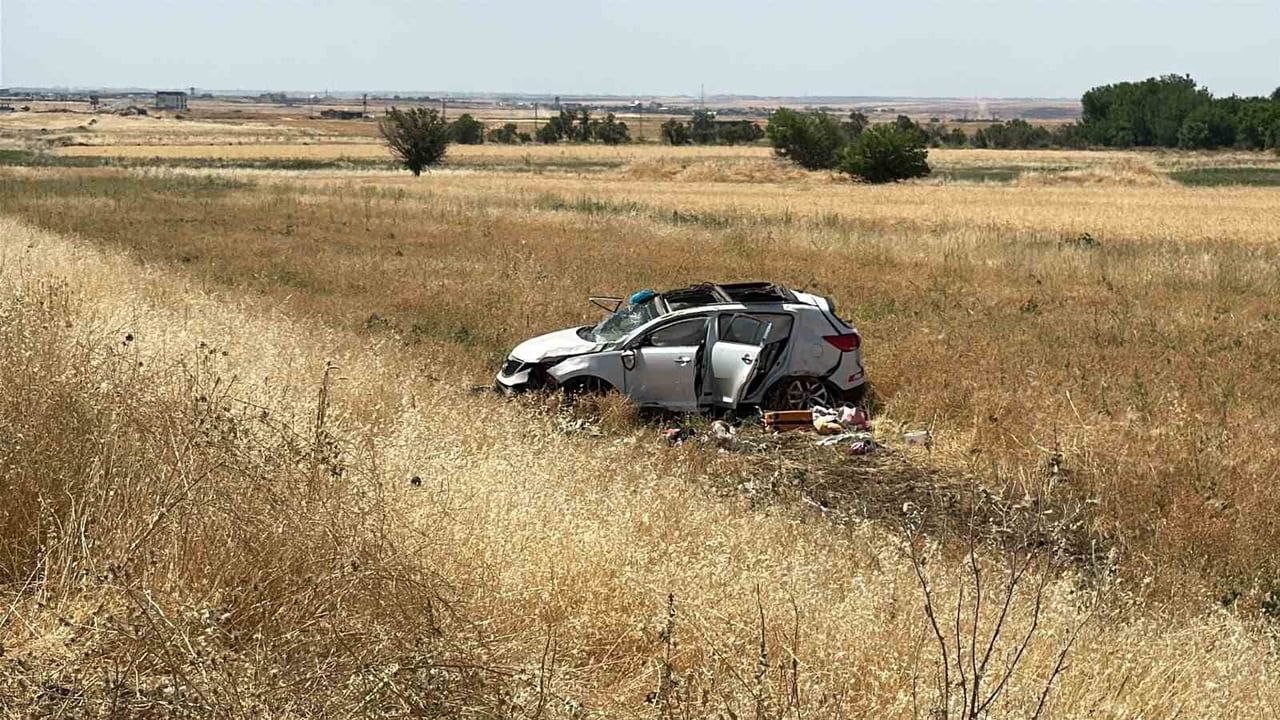 Tatil yolunda sürücünün uyuması sonucu 5 kişi yaralandı