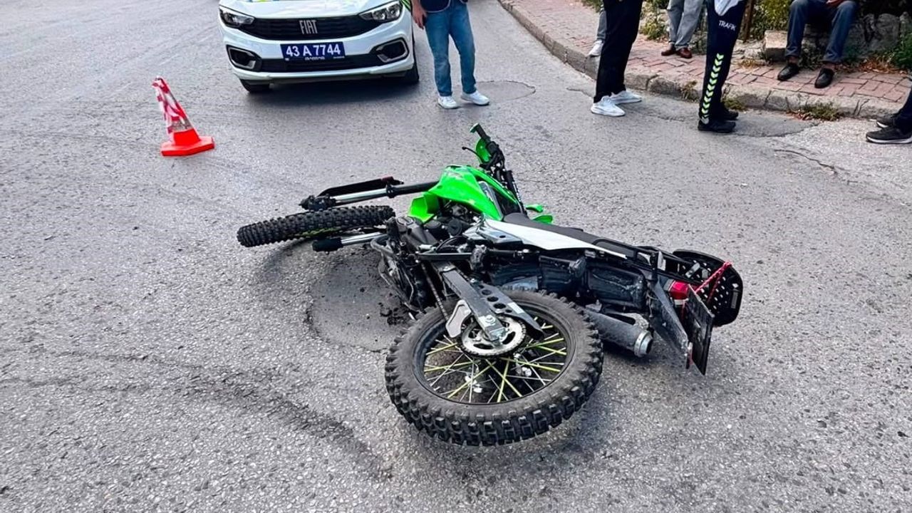 Tavşanlı'da otomobil ile motosiklet çarpıştı: 1 yaralı