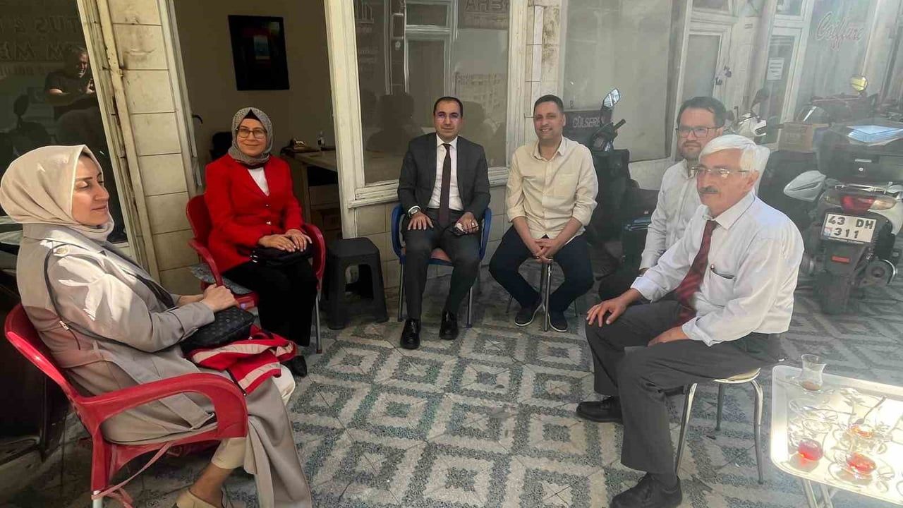 Tavşanlı kaymakamı Ömer Faruk Özdemir esnafın nabzını tutuyor