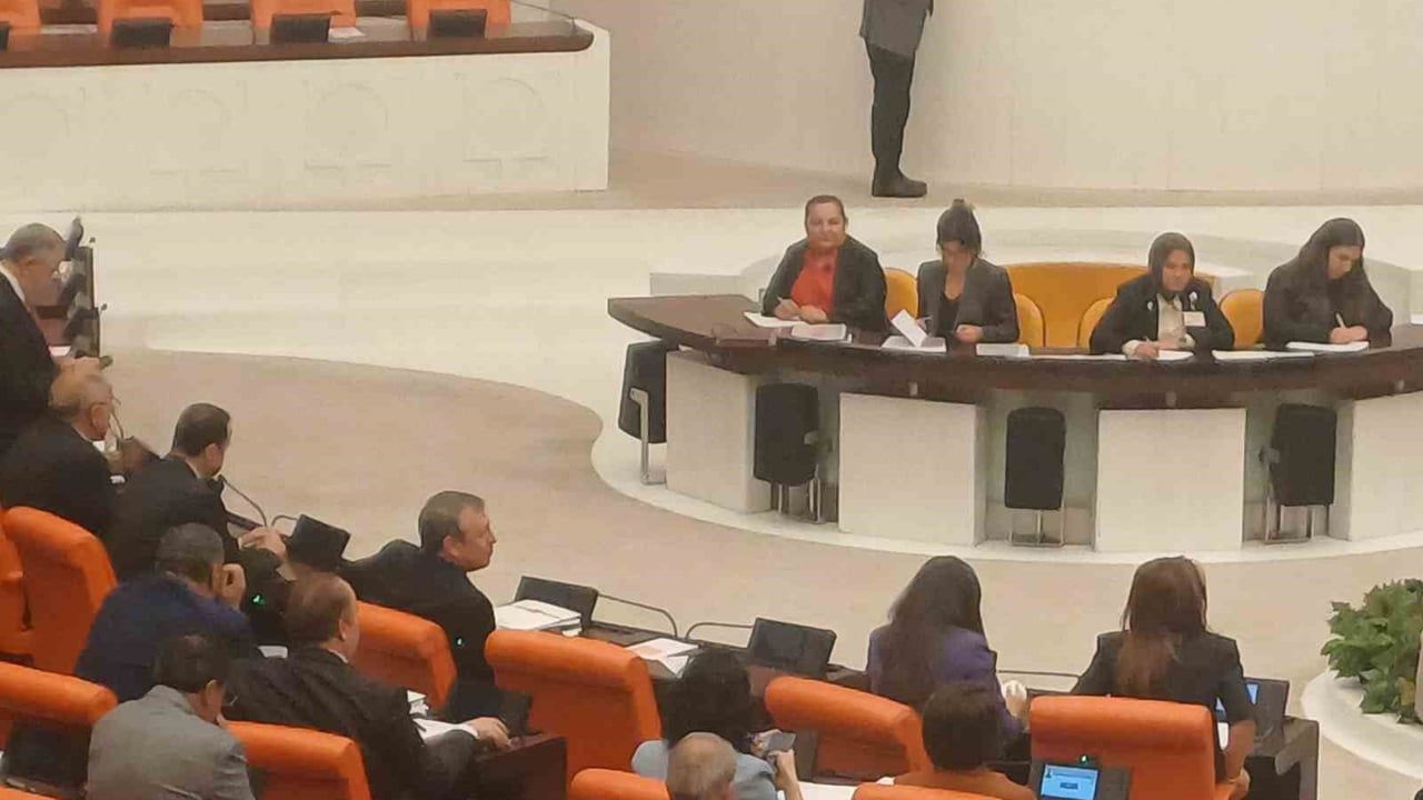 TBMM'de yeni partiyle birlikte oturma planı yenilendi