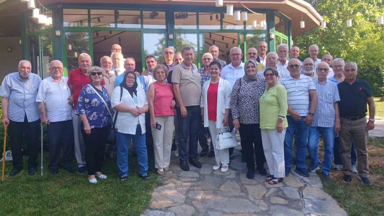 Tecrübeli muhtarların duygu dolu buluşması Osmangazi'de