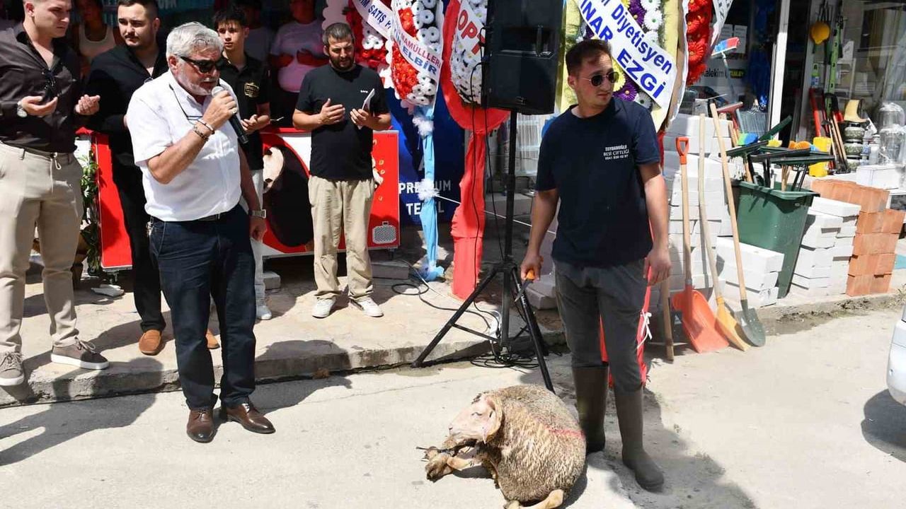 Tekel bayiyi dualarla açan imam: neresi olduğunu bilmeden gittim