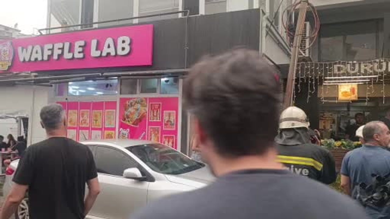 Tekirdağ'da işletme bacasından yükselen yoğun duman paniğe neden oldu