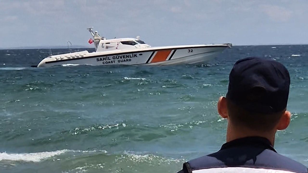 Tekirdağ sahillerinde dalga ve rüzgar uyarısı: denize giriş geçici süreyle yasaklandı