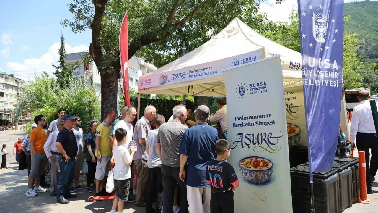 Teleferik Meydanı’nda aşure bereketi