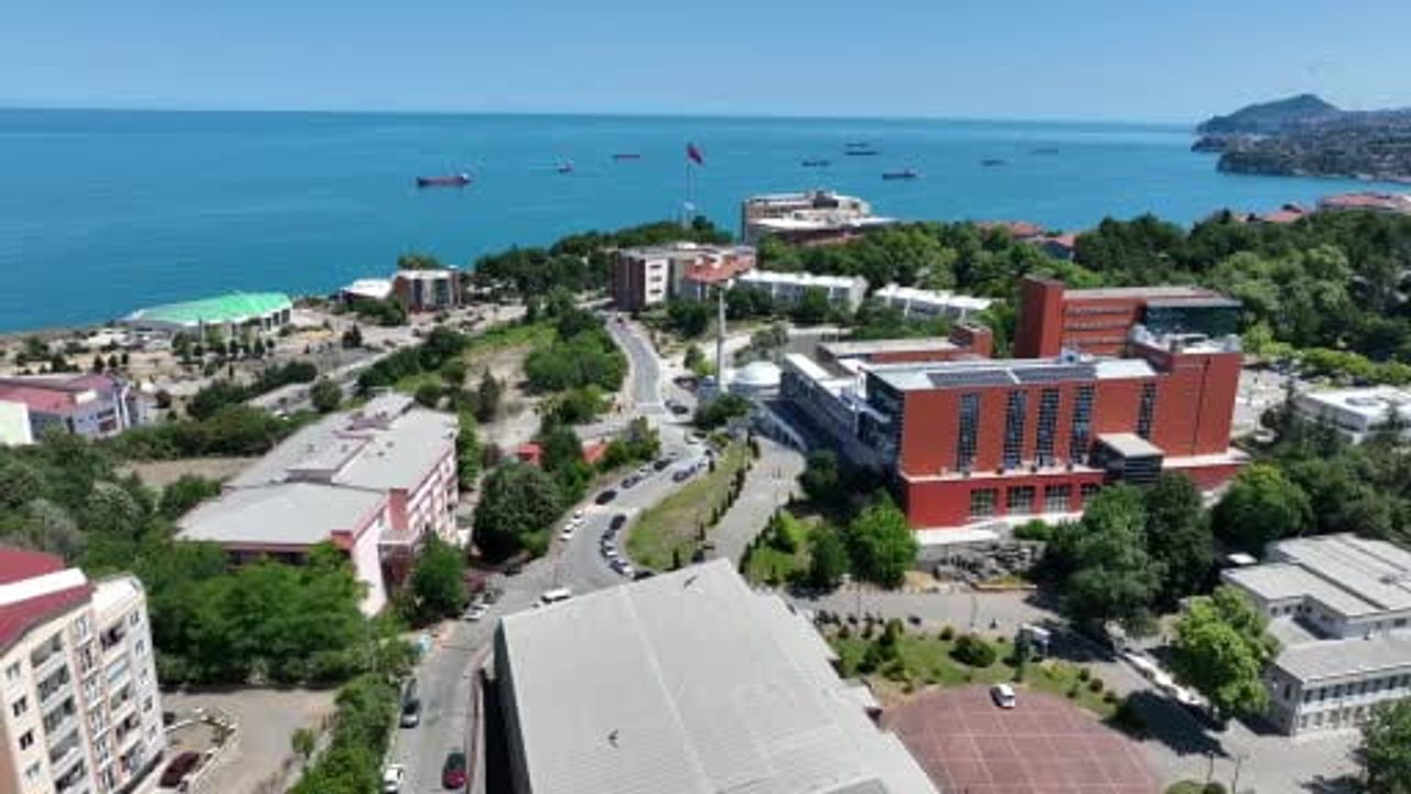 Tercih döneminde doğru adımlar: rektör Özölçer'den gençlere yol haritası
