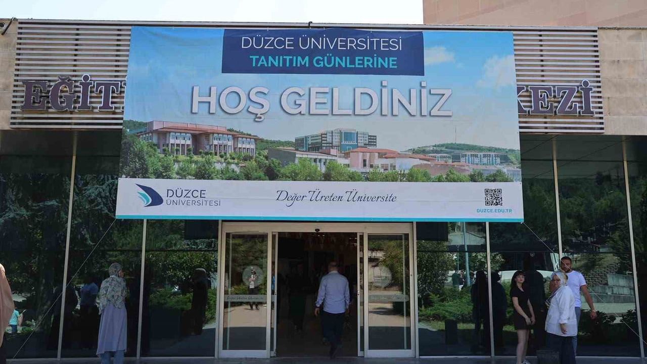 Tercih döneminde kapılarını açan Düzce Üniversitesi adaylara rehberlik ediyor